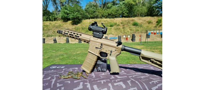 Samonabíjecí puška STAG ARMS mod. STAG 15 Tactical SBR  - cal. 223 REM cal. 7,5" FDE s kolimátorem Vortex